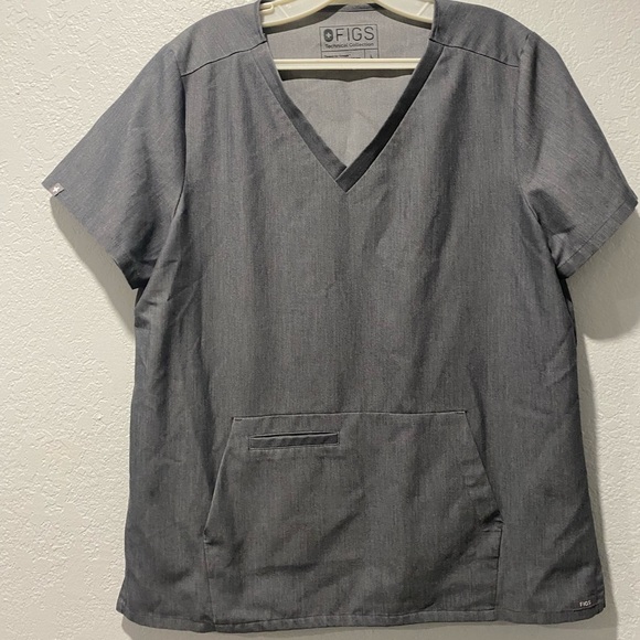 Figs Tops - Figs Scrubs Women  Sz L gray color with pockets in front